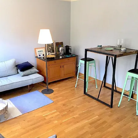 아파트 In Rath Mit Garten Und Terrasse 니데겐